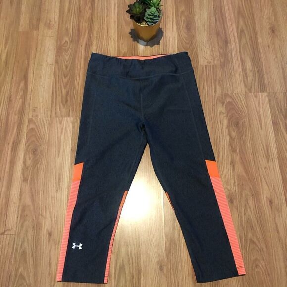 UNDER ARMOUR Heatgear Compression Capri Leggings - Picture 1 of 8
